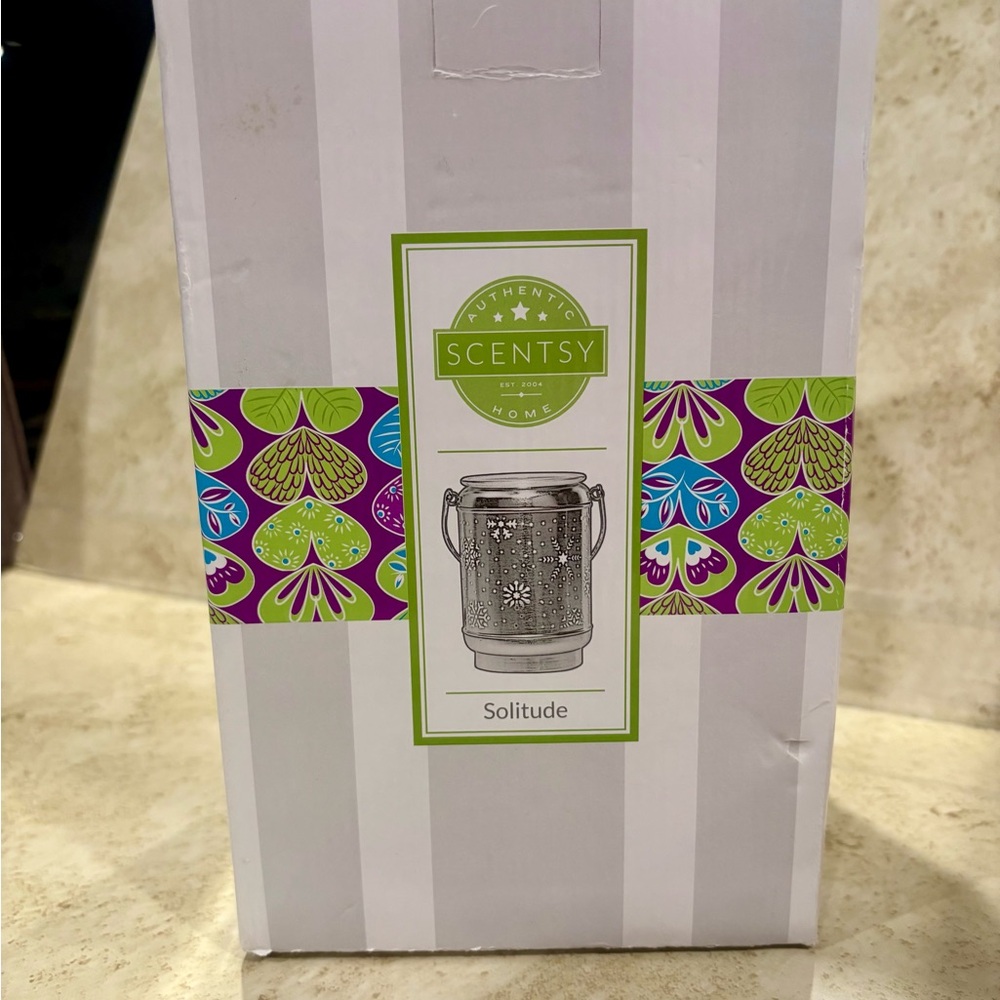 Scentsy “Solitude” Wax Warmer